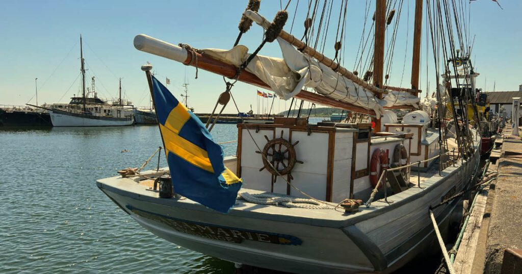 nationaldagssegling boka en tur med segelskutan klara marie